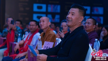 榮光遠(yuǎn)外發(fā)布新品“生命之光”，以石墨烯地暖科技“照耀”健康生活